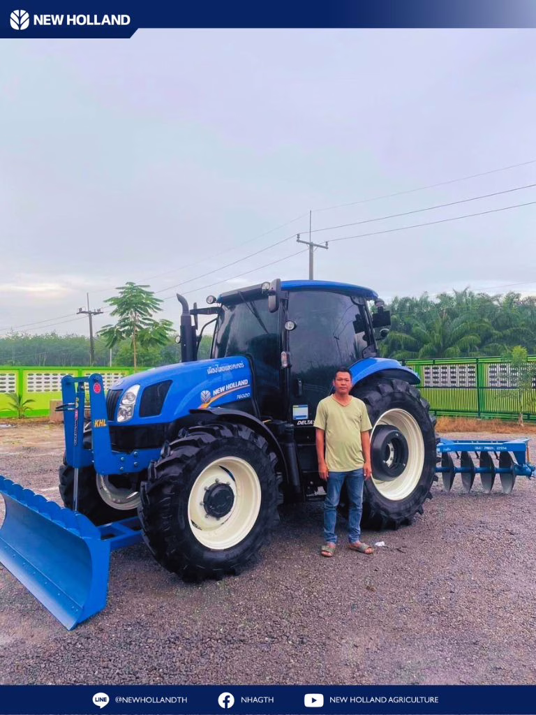 ภาพบรรยากาศการจำหน่ายรถไถ New Holland T6020 Delta cab ให้ลูกค้าจริง