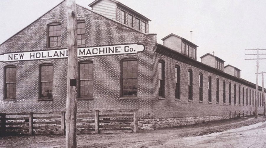 โรงงานแห่งแรกของบริษัท New Holland Machine Company ที่เมืองนิวฮอลแลนด์ รัฐเพนซิลเวเนียครับ